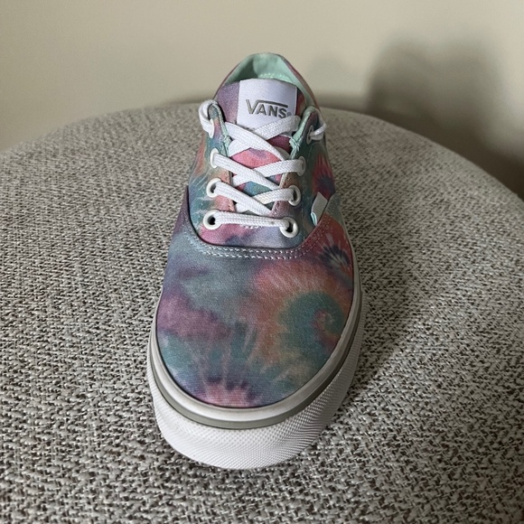 Vans Women’s Sneakers - Picture 4 of 16